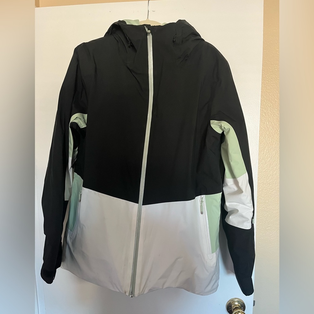 XL Roxy Peakside Ski / Snowboard Jacket in True Black